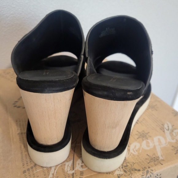 Free People Running in Wedges - Picture 7 of 11